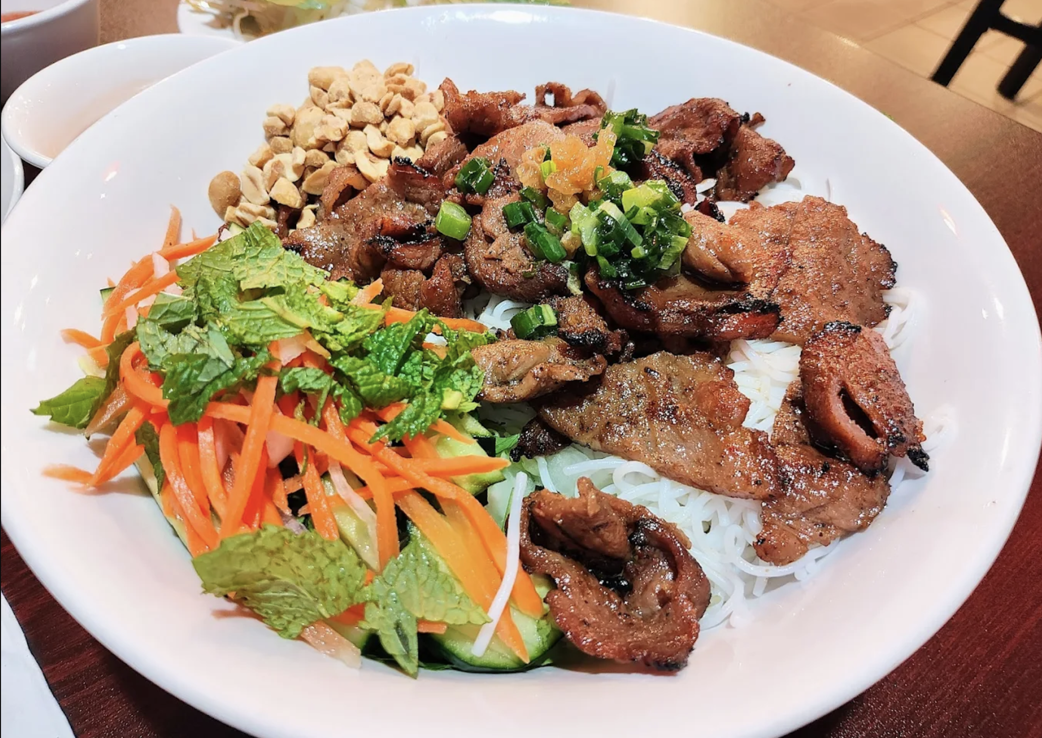 Grilled pork vermicelli bowl